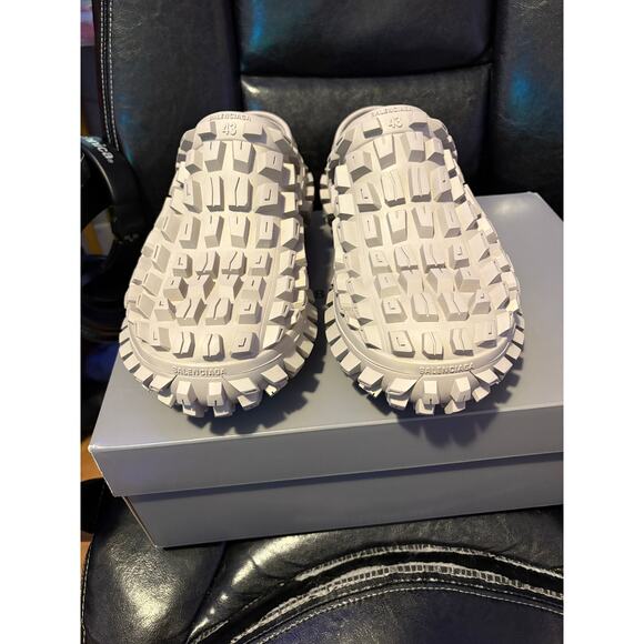 Balenciaga Defender/Bouncer Clogs Gray Sz 43 BNIB